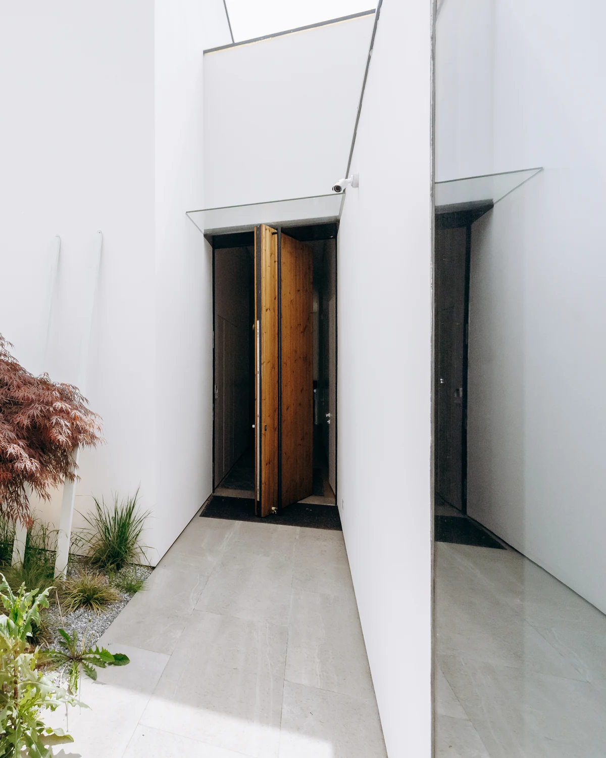 Refined contemporary entrance representing Mountain Brook design